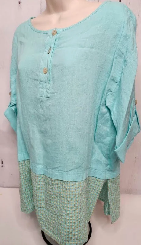 Top 3/4 Button Cuffed Sleeve 3 Button Pullover Aqua Women's Plt2137